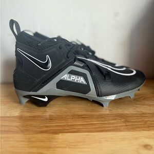 Nike Alpha Menace Pro 3 Football Cleats